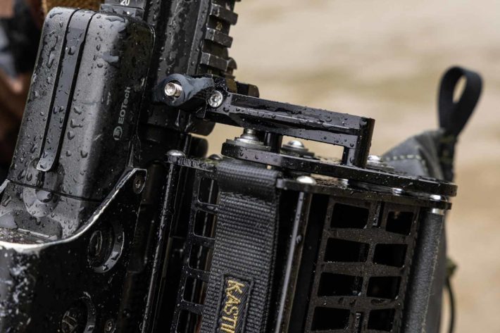 Photo de la bille permettant de verrouiller le récupérateur d'étuis Kastinger pour HK416 en position haute avec un mouvement de 